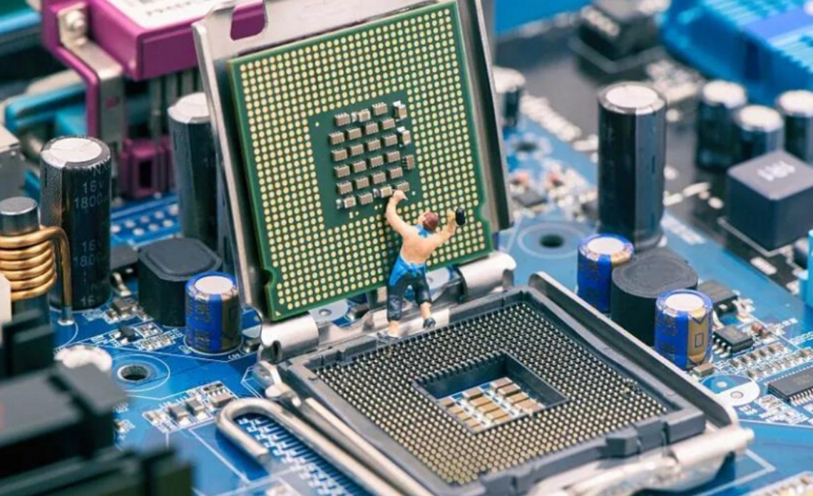 西門子與英飛凌：從控股到獨立的發展脈絡